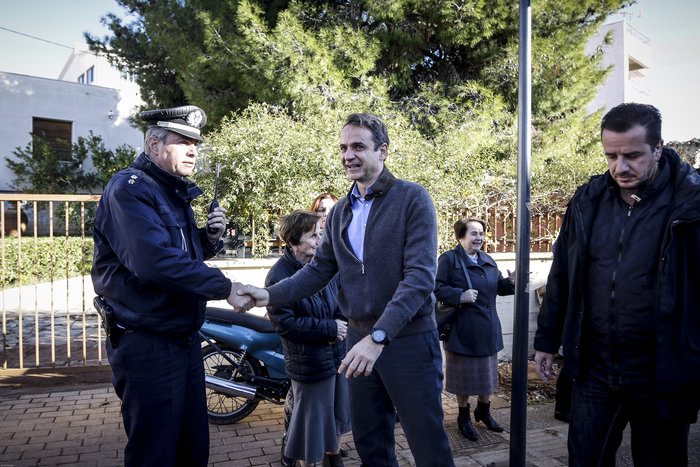 Στη Μάνδρα ο Κυριάκος Μητσοτάκης