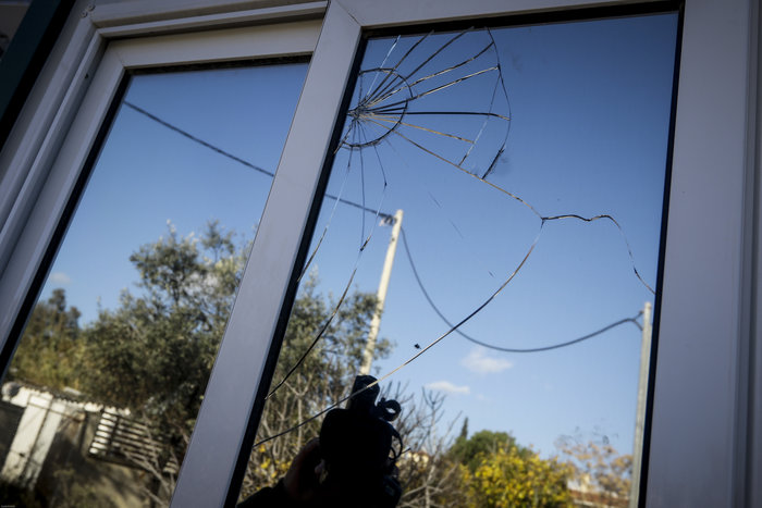 Χειροβομβίδα σε σπίτι εκδότη στα Βριλήσσια, την βρήκε ο ίδιος - εικόνα 2
