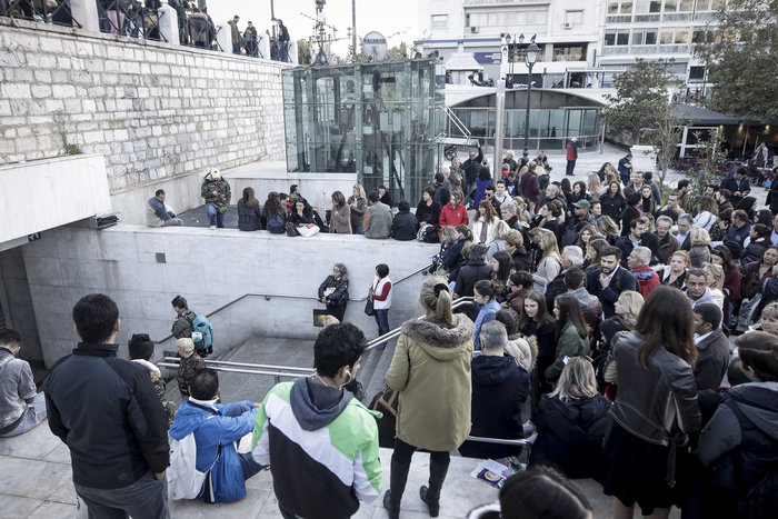 «Αγιο» είχε ο 55χρονος που  έπεσε στις ράγες του μετρό