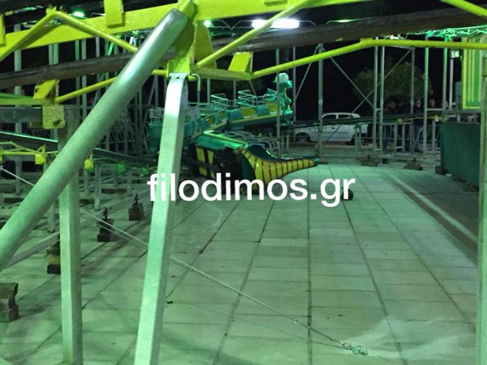 Σοκ στο Αίγιο: Μητέρα και παιδιά έπεσαν από τρενάκι λούνα παρκ - εικόνα 2