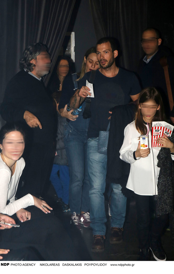 Η Ελεονώρα Μελέτη με ολόσωμη τζιν φόρμα στον 6ο μήνα της εγκυμοσύνης