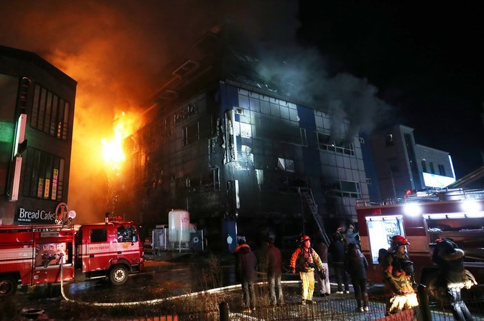 Τουλάχιστον 29 νεκροί από μεγάλη πυρκαγιά σε κτίριο στη Νότια Κορέα (ΦΩΤΟ)