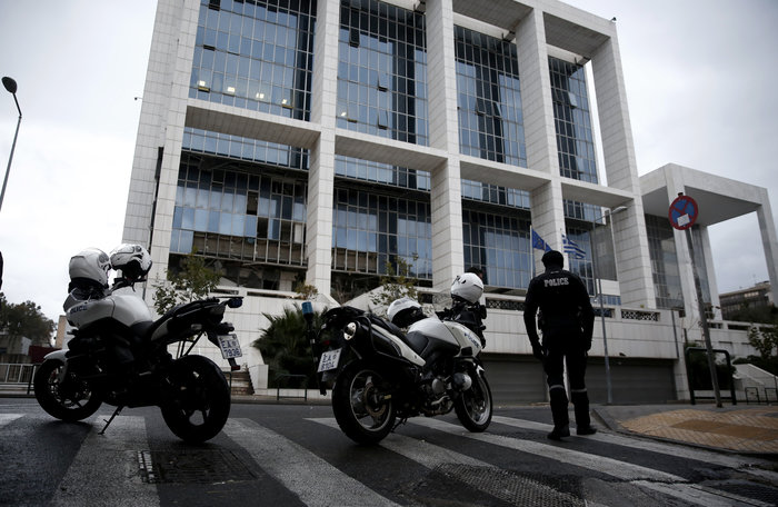 Τρομοκρατική επίθεση στο Εφετείο, έκρηξη βόμβας και πυροβολισμοί - εικόνα 5