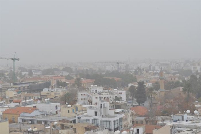 Πυκνή σκόνη από τη συριακή έρημο στην Κύπρο - εικόνα 2