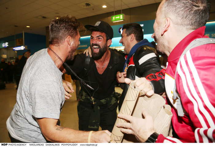 Kαρέ καρέ η άφιξη των παικτών του Nomads στο Ελ. Βενιζέλος - εικόνα 6