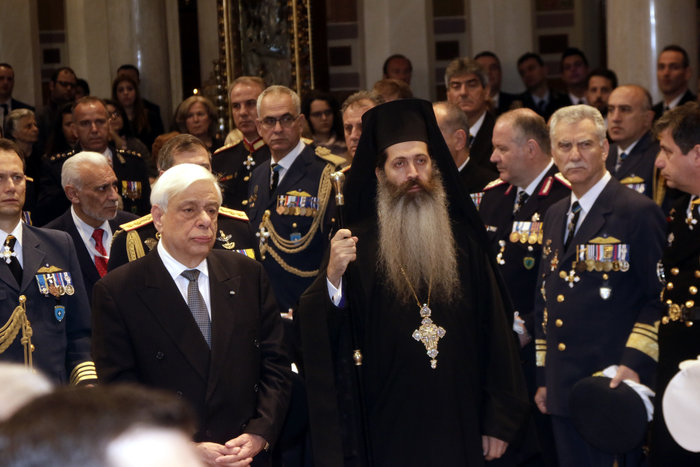 Με χειραψία Τσίπρα - Μητσοτάκη η δοξολογία στη Μητρόπολη - εικόνα 3
