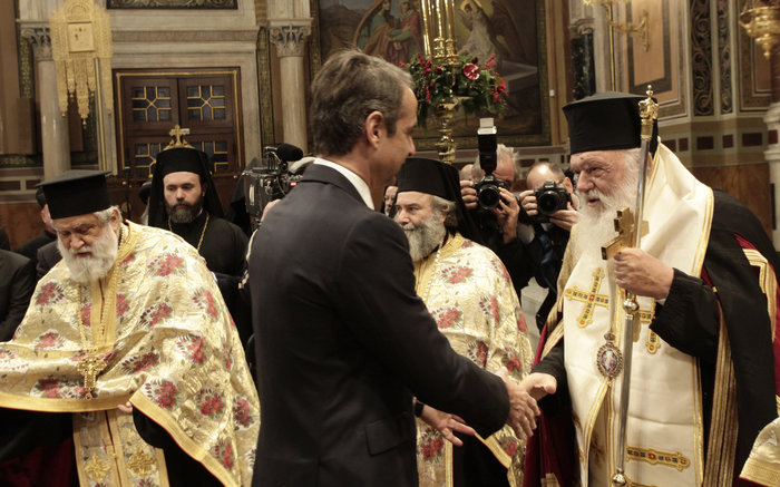 Με χειραψία Τσίπρα - Μητσοτάκη η δοξολογία στη Μητρόπολη - εικόνα 4