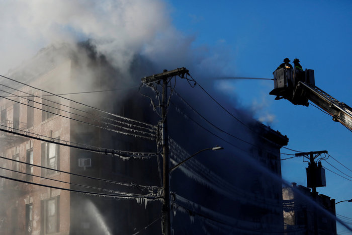 23 τραυματίες από τη νέα πυρκαγιά στο Μπρονξ της Νέας Υόρκης - εικόνα 3