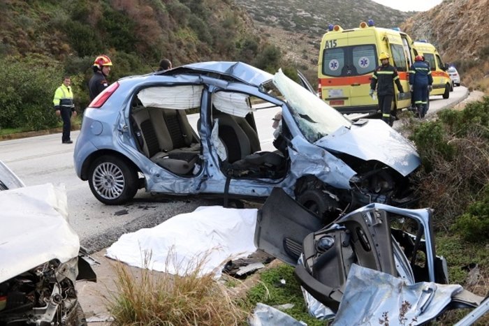 Κρήτη: Εικόνες σοκ από το πολύνεκρο τροχαίο στην Εθνική Οδό - εικόνα 2
