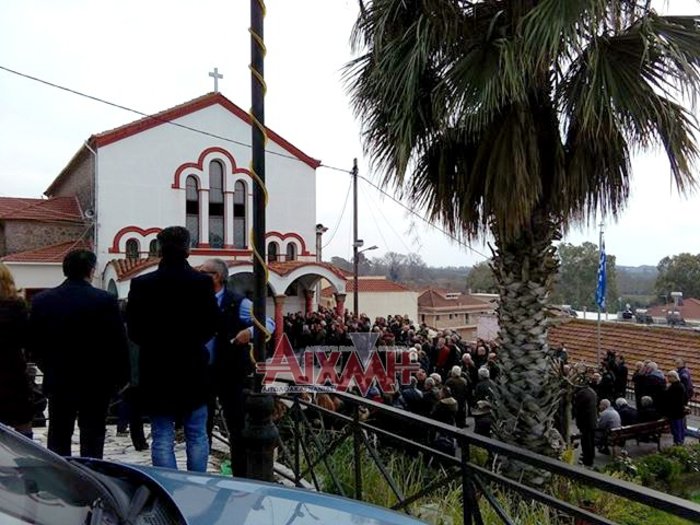 Πόνος και βαθιά οδύνη στην κηδεία της 44χρονης Ειρήνης