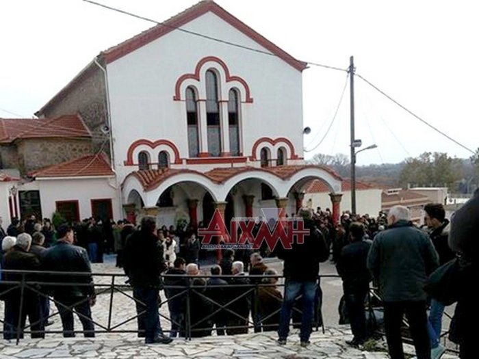 Πόνος και βαθιά οδύνη στην κηδεία της 44χρονης Ειρήνης - εικόνα 2