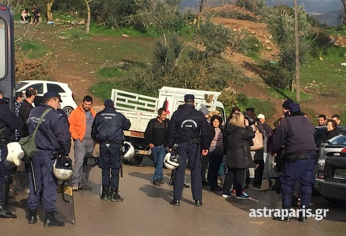 Αιφνιδιαστική επίσκεψη Μουζάλα στη Χίο μετά τη νύχτα επεισοδίων στη ΒΙΑΛ