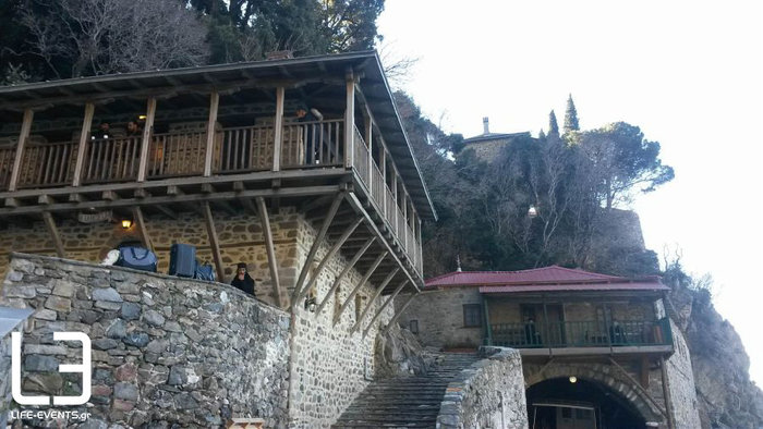 Ξαφνική επίσκεψη Καμμένου στο Άγιο Όρος με ελικόπτερο - εικόνα 2