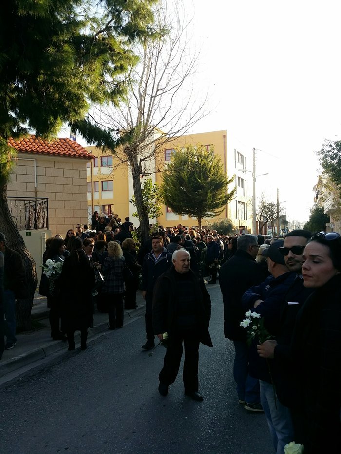 Σε κλίμα συγκίνησης το «τελευταίο αντίο» στον Νίκο Τσίτσα - εικόνα 2