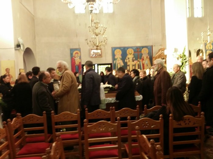 Θλίψη και βουβός πόνος στο τελευταίο "αντίο" στον Νίκο Τσίτσα