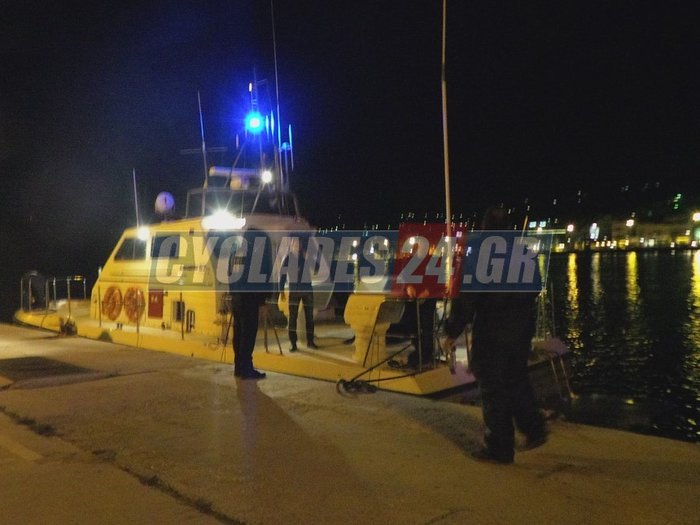 Ανασύρθηκε νεκρός ο άνδρας που έπεσε από το Blue Star Naxos - εικόνα 2