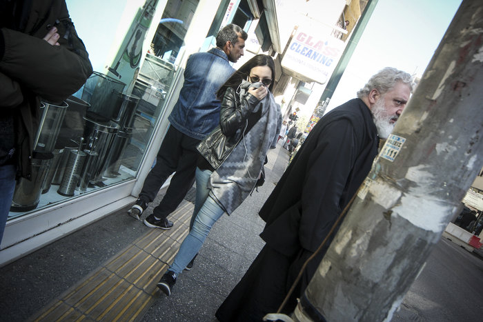 Υπό έλεγχο η φωτιά στο Πνευματικό Κέντρο της μητρόπολης Νίκαιας - εικόνα 3