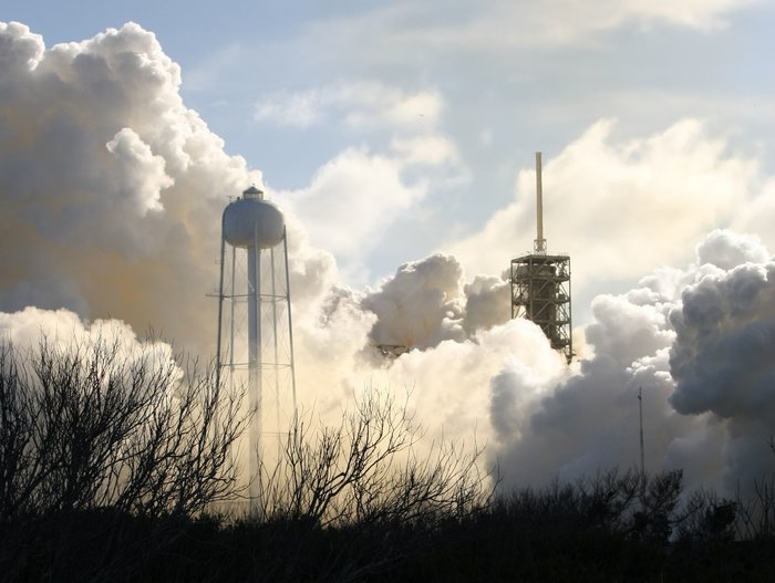 Ταξιδεύει προς τον Αρη ο «Falcon Heavy» της Space X [Εικόνες-βίντεο]