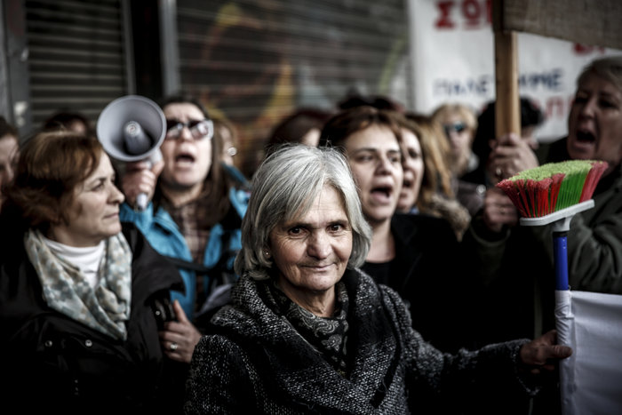 Πορεία προς τη Βουλή από τις σχολικές καθαρίστριες Εικόνες - εικόνα 7