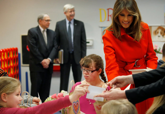 Με ποιους γιόρτασε η Μελάνια τον Άγιο Βαλεντίνο; Πάντως όχι... με τον Τραμπ - εικόνα 3