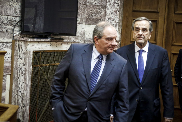 Το χειροκρότημα Σαμαρά και ο σιωπηλός Καραμανλής - εικόνα 3