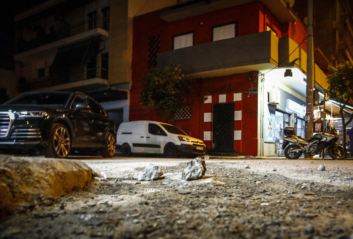 Σοβαρά επεισόδια μεταξύ οπαδών Παναθηναϊκού – Ολυμπιακού στην Καλλιθέα