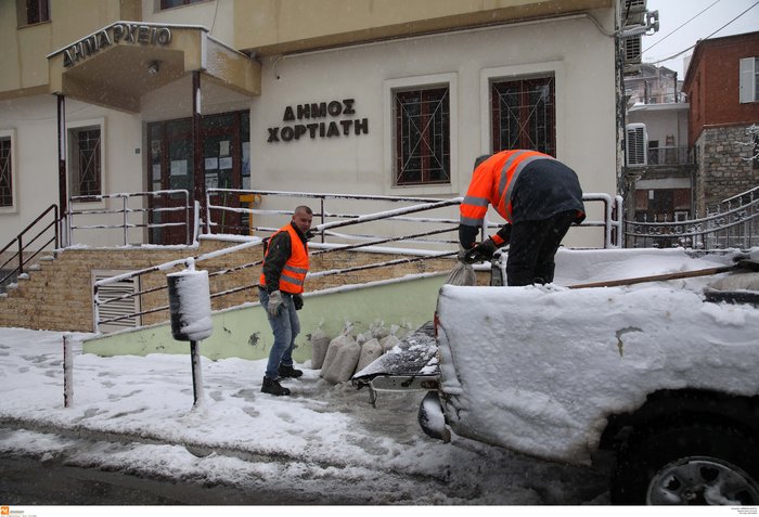 Σφοδρό κύμα κακοκαιρίας πλήττει βόρεια και κεντρική Ελλάδα