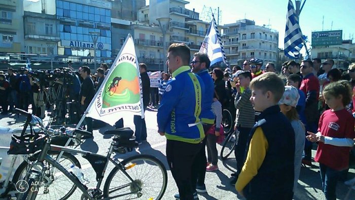 Με τον εθνικό ύμνο ολοκληρώθηκε το συλλαλητήριο στην Ορεστιάδα (βίντεο) - εικόνα 3