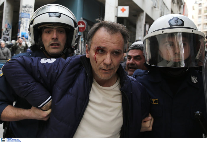 Αγριο ξύλο στο κέντρο της Αθήνας για τους πλειστηριασμούς - εικόνα 3
