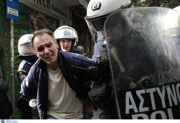 Αγριο ξύλο στο κέντρο της Αθήνας για τους πλειστηριασμούς - εικόνα 5