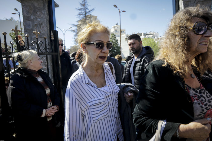 Το τελευταίο αντίο στον αγαπημένο ηθοποιό Χρήστο Σιμαρδάνη [Εικόνες] - εικόνα 15