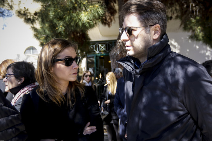 Το τελευταίο αντίο στον αγαπημένο ηθοποιό Χρήστο Σιμαρδάνη [Εικόνες] - εικόνα 16