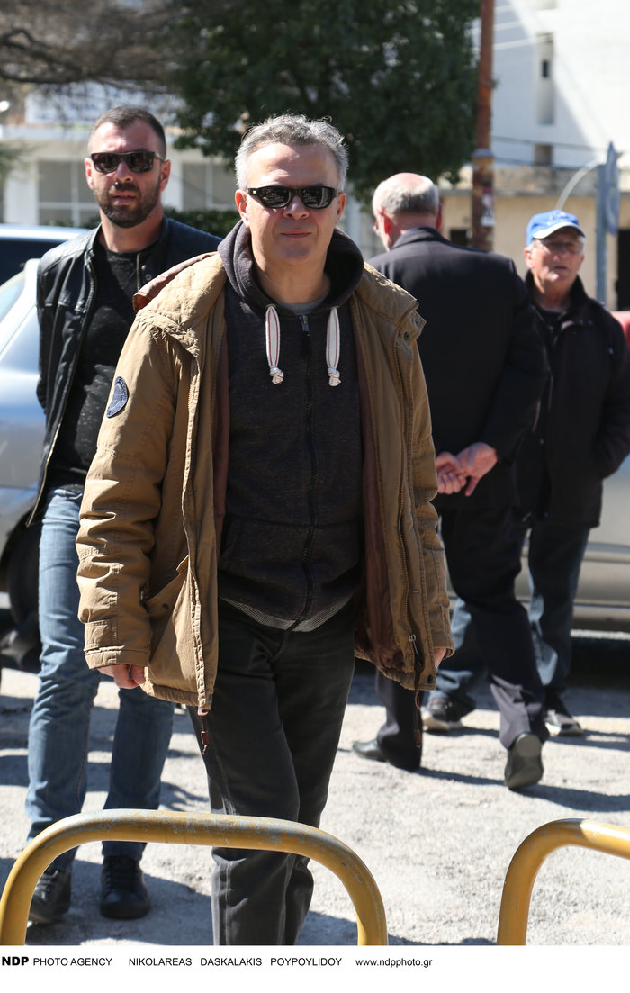 Το τελευταίο αντίο στον αγαπημένο ηθοποιό Χρήστο Σιμαρδάνη [Εικόνες] - εικόνα 9