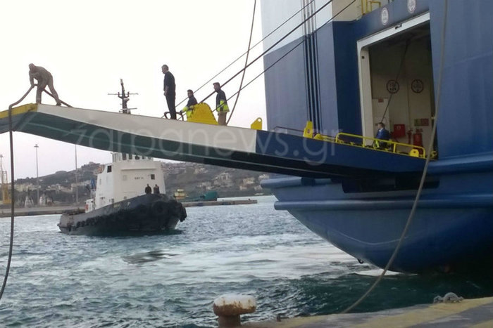 Χανιά: Με ρυμουλκά έδεσε το Blue Galaxy το πρωί στη Σούδα - εικόνα 2