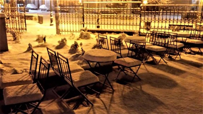 Στην Κρήτη αφρικανική σκόνη, στη Φλώρινα έριξε ...χιόνι