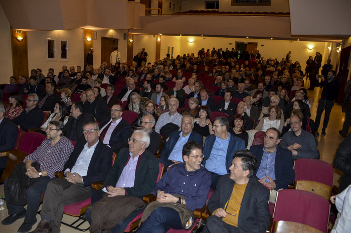 Λάρισα: Οι ατάκες του Τσακαλώτου για το τσίπουρο με γλυκάνισο