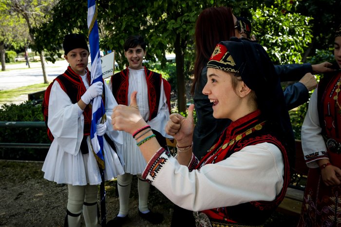 Μαθητική παρέλαση στο κέντρο της Αθήνας για την 25η Μαρτίου [φωτό] - εικόνα 5