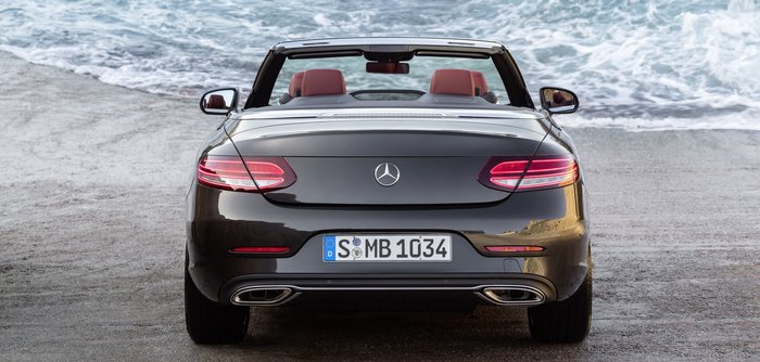 Τι απολαμβάνει αυτή η οδηγός μέσα στις νέες Mercedes C Coupe & Cabriolet; - εικόνα 2