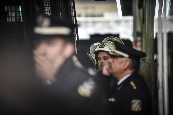 Ένταση με Λαφαζάνη σε συγκέντρωση κατά των πλειστηριασμών - εικόνα 2