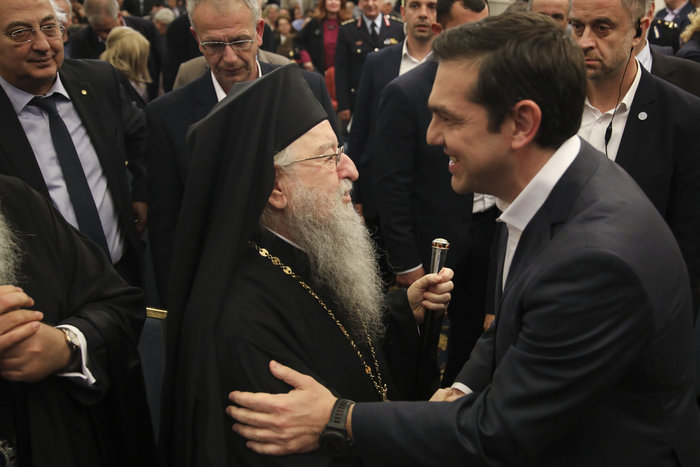 Η εντυπωσιακή εμφάνιση Αχτσιόγλου και οι κάλτσες του Μπουτάρη - εικόνα 4