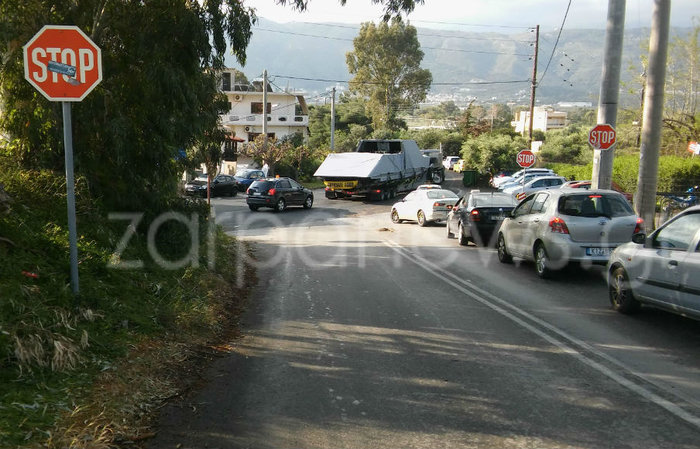 Αμερικανική στρατιωτική νταλίκα «φράκαρε» στα Χανιά [εικόνες] - εικόνα 3
