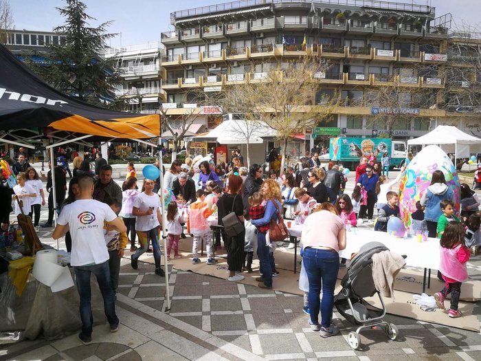 Στην Πτολεμαΐδα το μεγαλύτερο πασχαλινό αβγό βάρους 150 κιλών [φωτό] - εικόνα 2