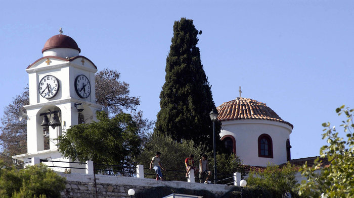 Το ιδιαίτερα κατανυκτικό έθιμο της Μ. Παρασκευής στη Σκιάθο