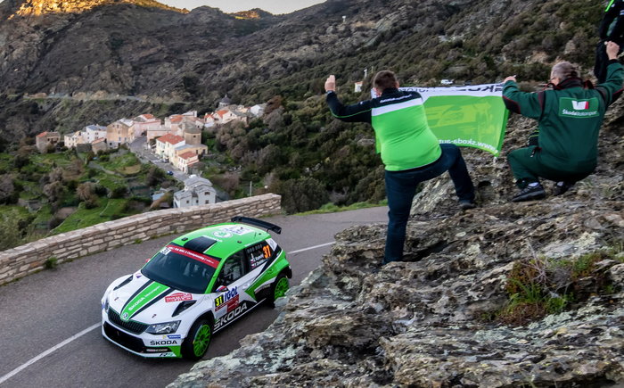 Νίκη για τη Skoda Fabia R5 στη WRC 2 του Ράλλυ Κορσικής - εικόνα 2