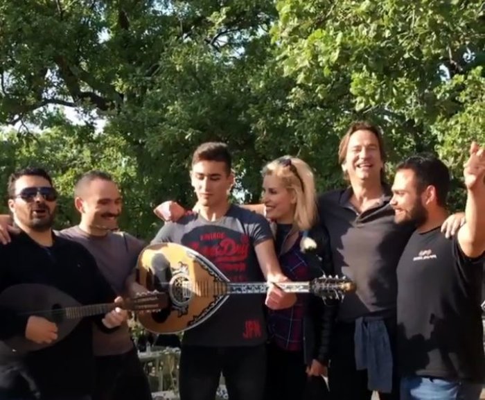 Ελένη Μενεγάκη:Προανάκριση για το βίντεο που ανέβασε το Πάσχα από την Κρήτη