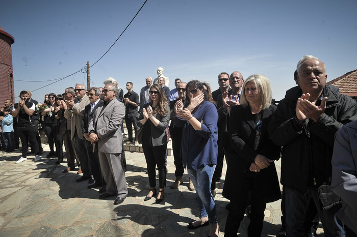 Καρδίτσα: Το τελευταίο αντίο στον σμηναγό Γ. Μπαλταδώρο [φωτό-βίντεο] - εικόνα 5
