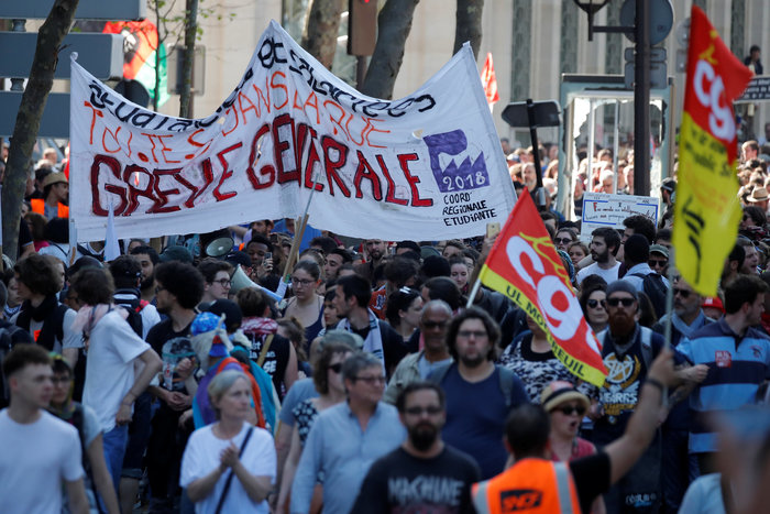 Γαλλία: Ταραχές, ξύλο & δακρυγόνα στη διαδήλωση των συνδικάτων - εικόνα 3