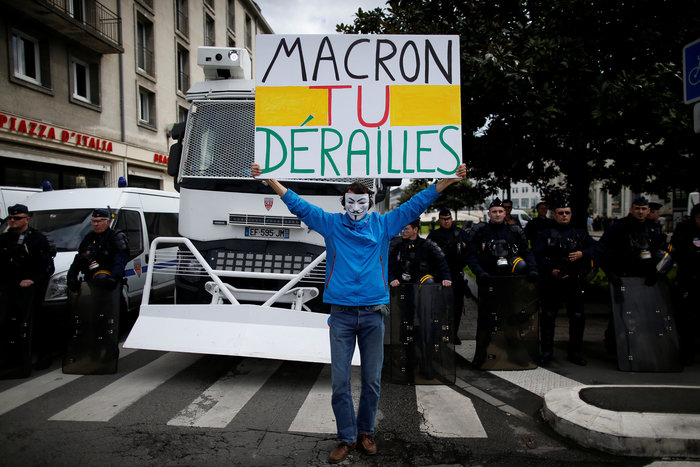 Γαλλία: Ταραχές, ξύλο & δακρυγόνα στη διαδήλωση των συνδικάτων - εικόνα 7