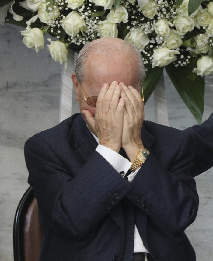 Θρήνος στην κηδεία του Κώστα Γιαννακόπουλου - εικόνα 2