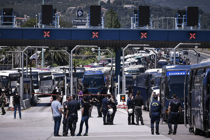 Στις Αφίδνες τα πούλμαν με τους οπαδούς του ΠΑΟΚ [Εικόνες] - εικόνα 2